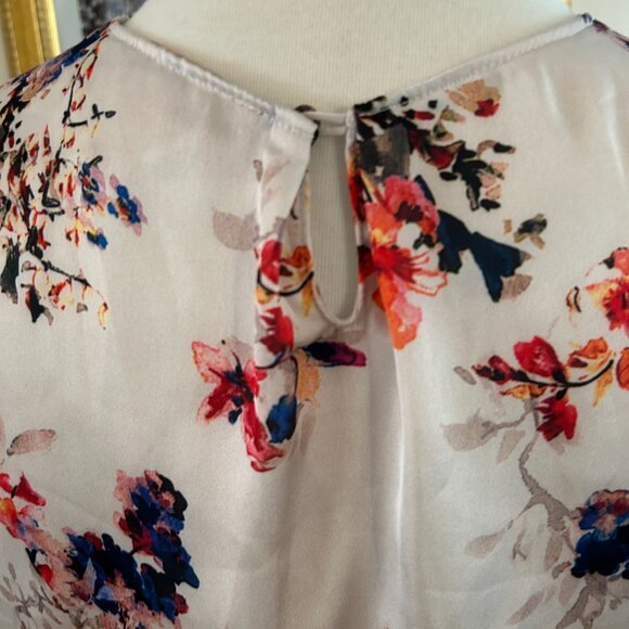 Long sleeve flowered blouse Size Small - Picture 4 of 6